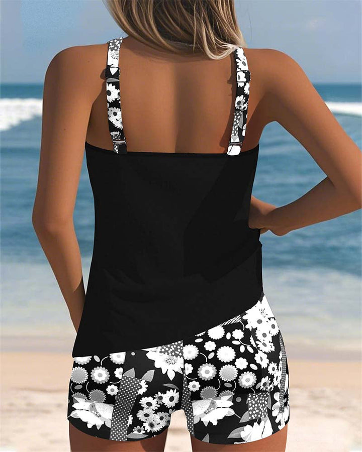 Two-Piece Swimsuit with Comfortable Fit and Floral Beach Style