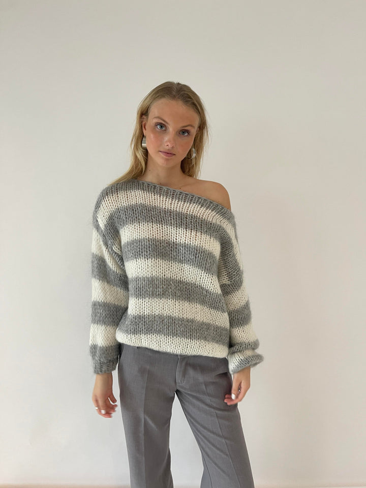 Oversized Striped Knit Sweater With Cozy Luxe Appeal For Women